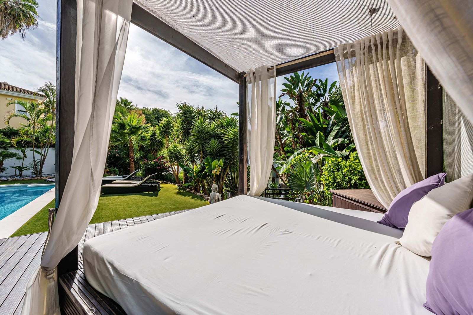 Image 48: detached villa For sale, Marbella, €2,200,000 [HFM-CL10189]