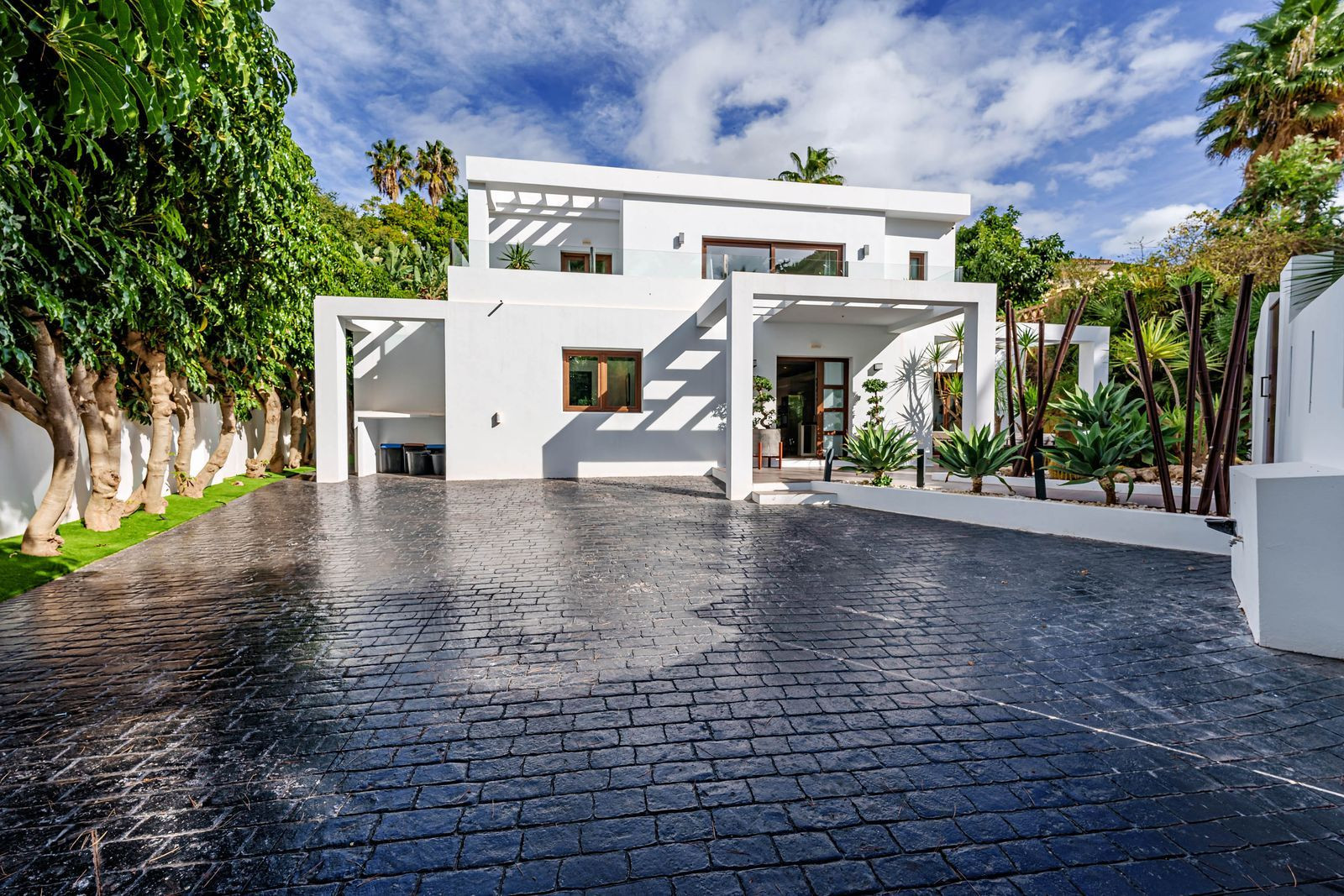 Image 48: detached villa For sale, Marbella, €2,200,000 [HFM-CL10189]