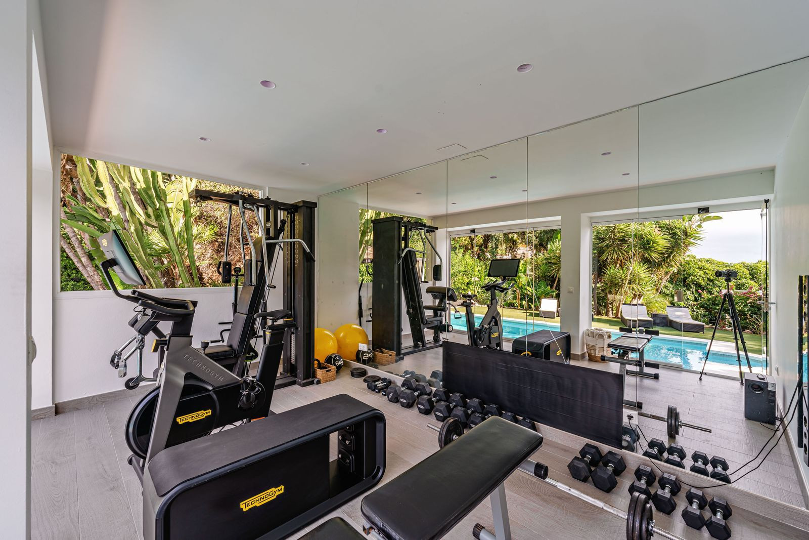 Image 48: detached villa For sale, Marbella, €2,200,000 [HFM-CL10189]