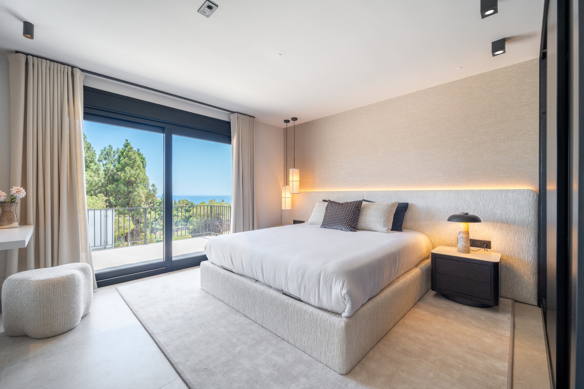 Image 40: detached villa For sale, Mijas Costa, €2,295,000 [HFM-CL10201]