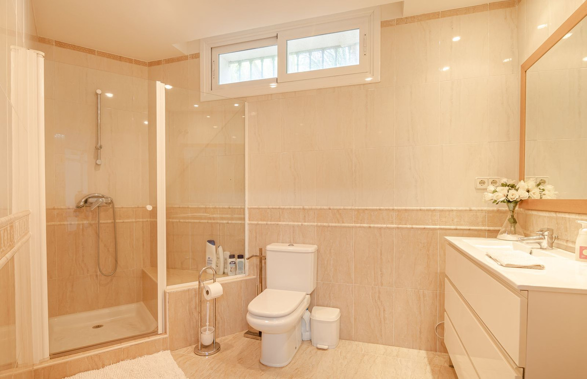 Image 38: detached villa For sale, Benahavís, €2,689,000 [HFM-CL10197]