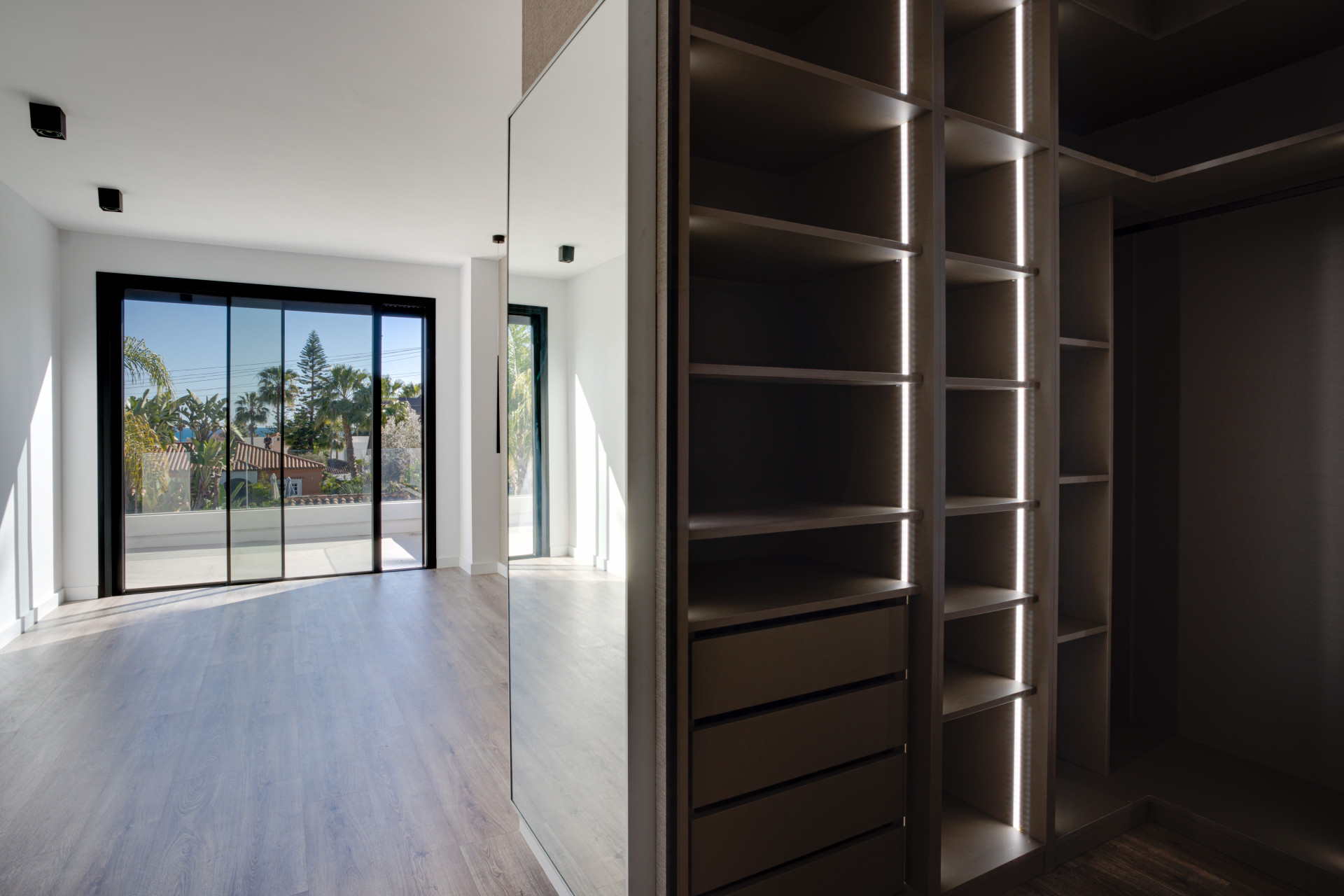 Image 35: villa - chalet For sale, Estepona, €1,595,000 [HFM-CL10227]