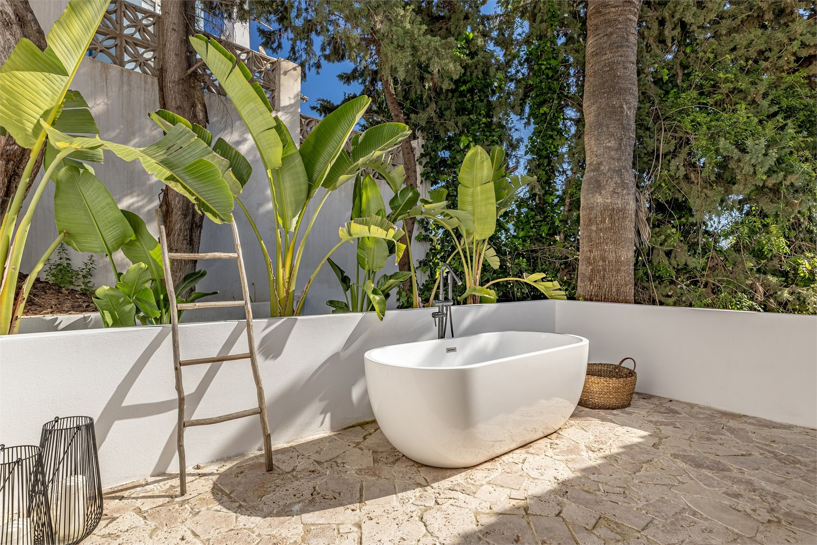 Image {index}: Detached Villa For sale, Nueva Andalucía, €1,795,000 [HFM-CL10228]