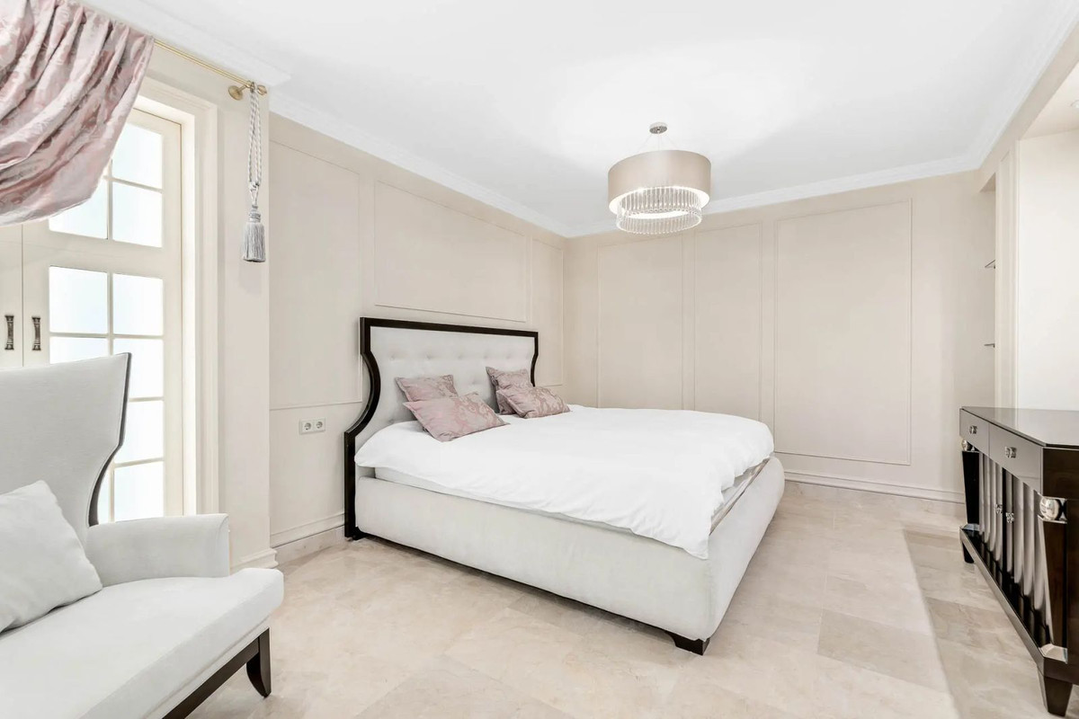 Image {index}: Detached Villa For sale, Benahavís, €1,595,000 [HFM-CL10229]