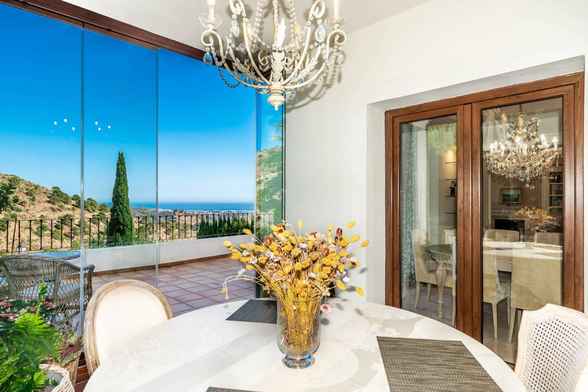 Image {index}: Detached Villa For sale, Benahavís, €1,595,000 [HFM-CL10229]