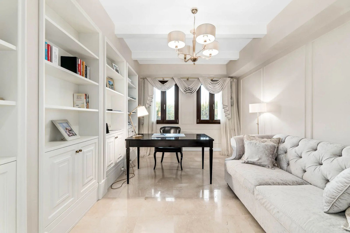 Image {index}: Detached Villa For sale, Benahavís, €1,595,000 [HFM-CL10229]