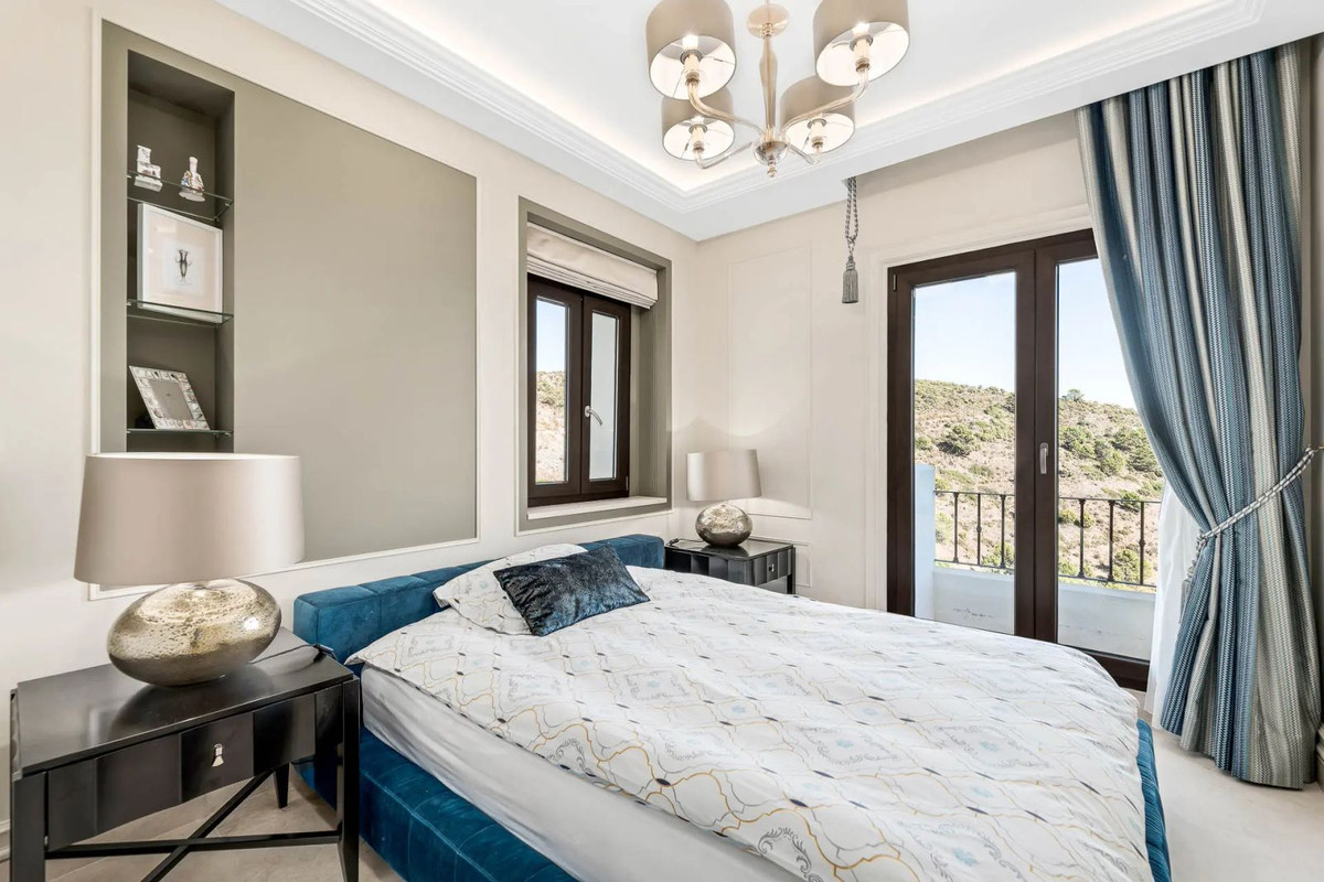 Image {index}: Detached Villa For sale, Benahavís, €1,595,000 [HFM-CL10229]