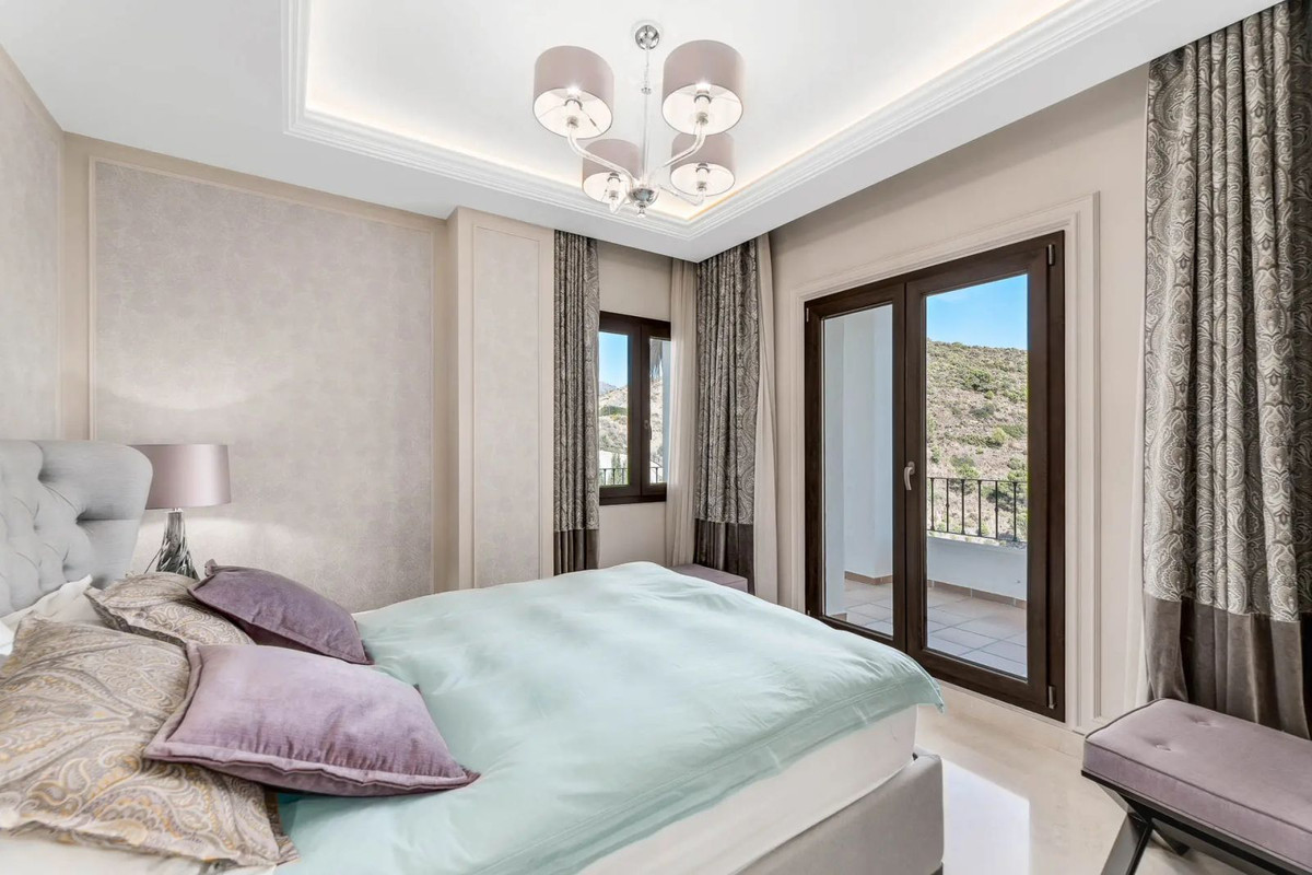 Image {index}: Detached Villa For sale, Benahavís, €1,595,000 [HFM-CL10229]