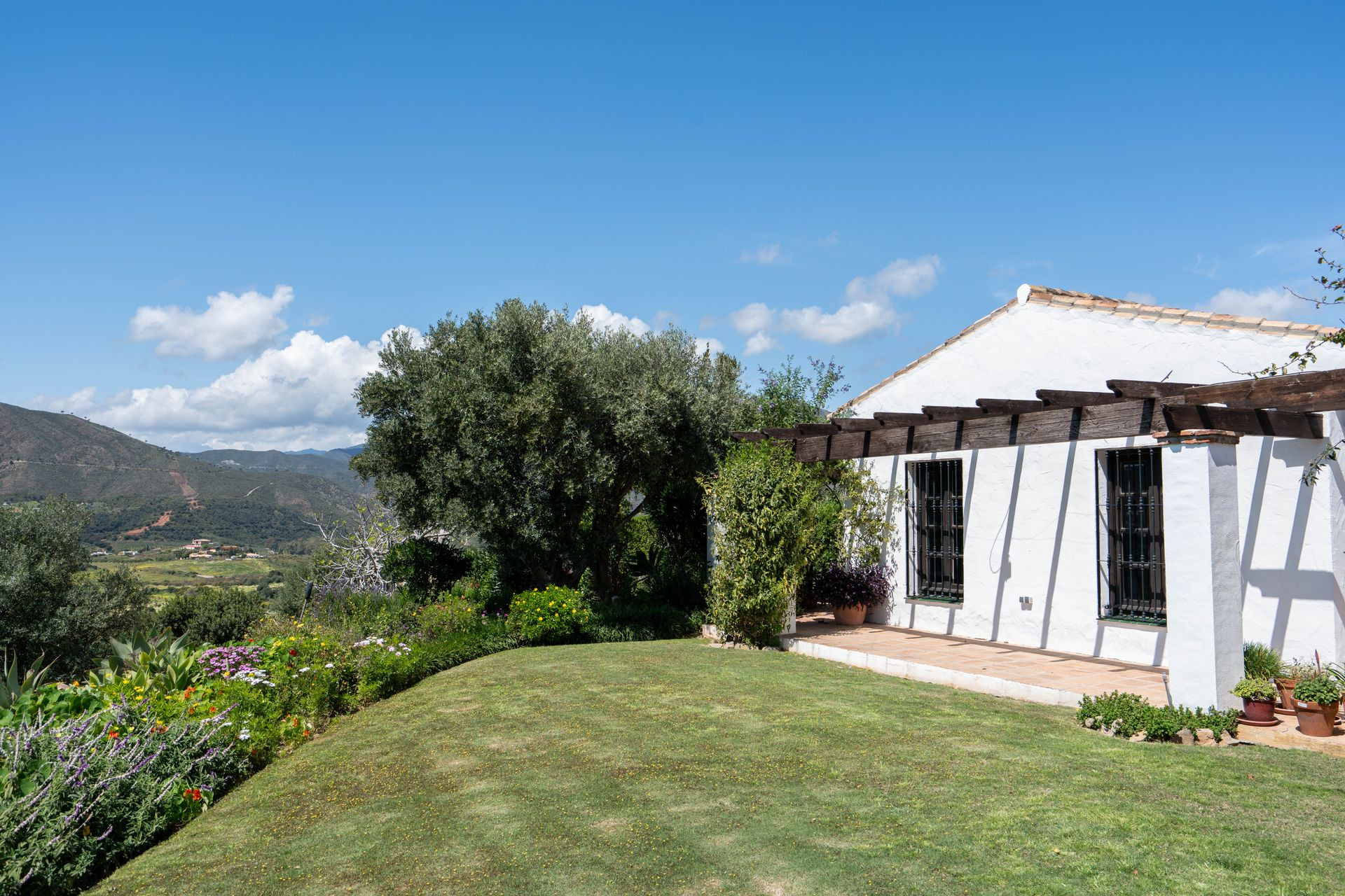 Image {index}: Detached Villa For sale, Mijas Costa, €1,650,000 [HFM-CL10233]