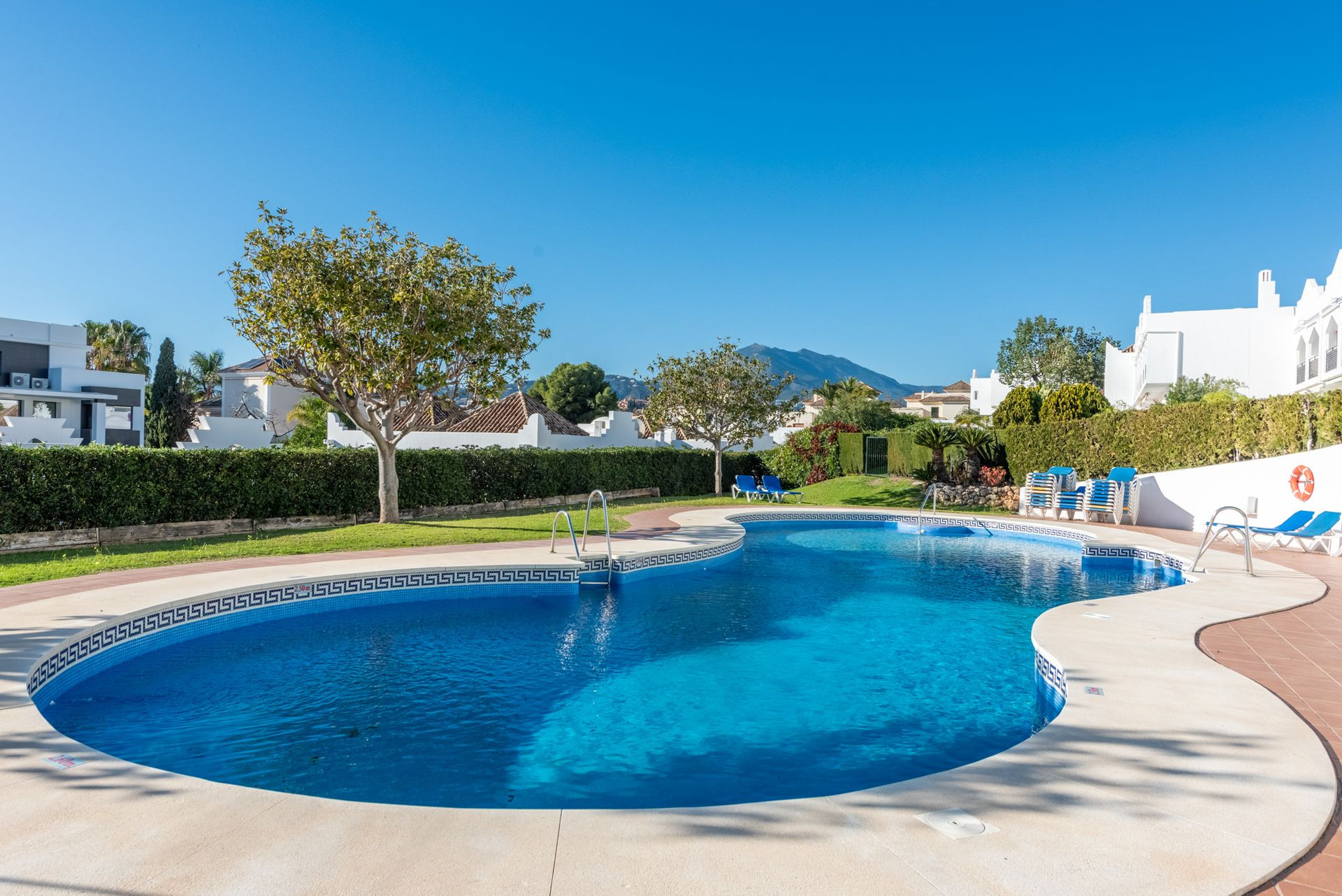 Image {index}: Semi-detached House For sale, Nueva Andalucía, €1,349,000 [HFM-CL10234]