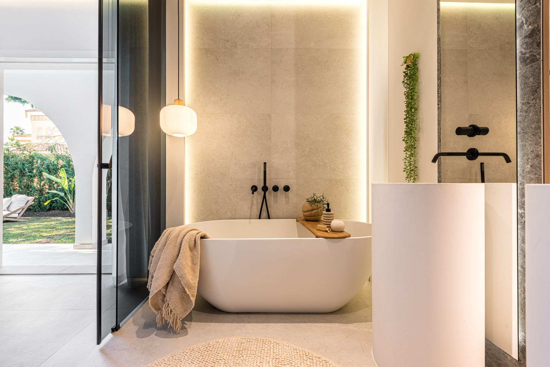 Image {index}: Semi-detached House For sale, Nueva Andalucía, €1,349,000 [HFM-CL10234]