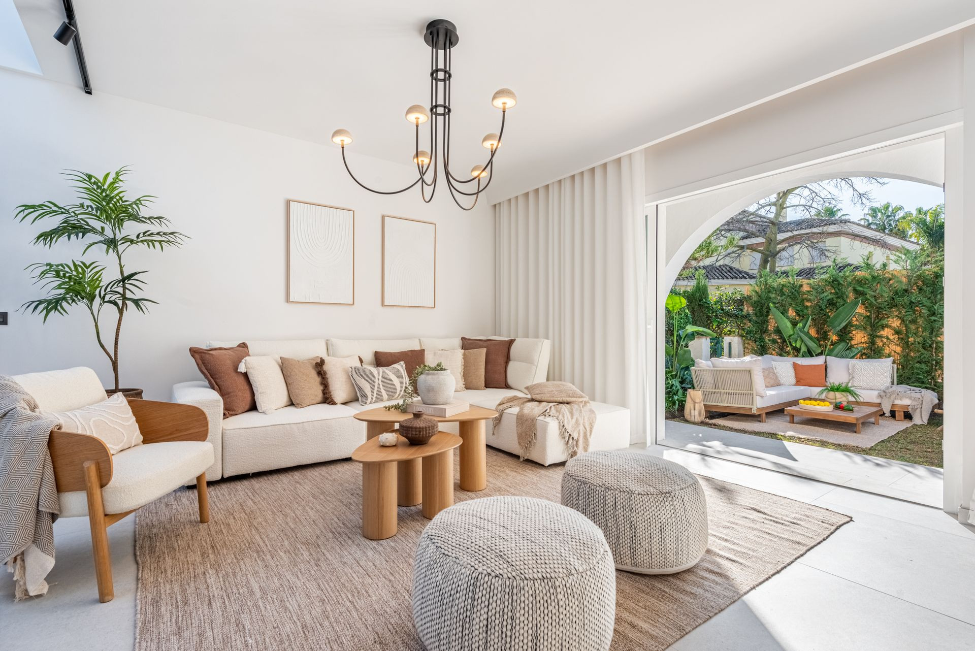 Image {index}: Semi-detached House For sale, Nueva Andalucía, €1,349,000 [HFM-CL10234]