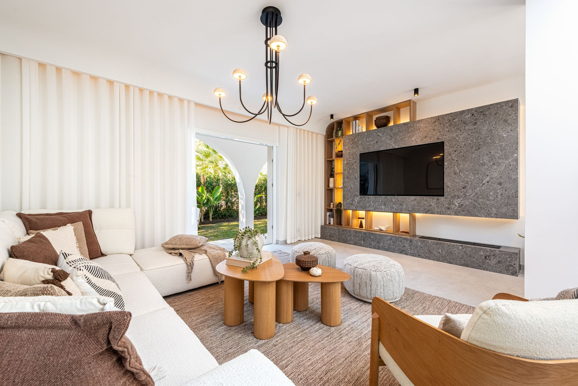 Image {index}: Semi-detached House For sale, Nueva Andalucía, €1,349,000 [HFM-CL10234]