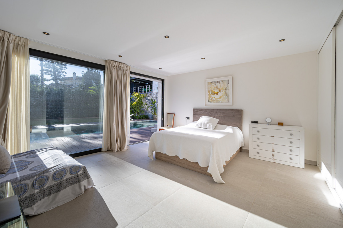 Image 40: detached villa For sale, Marbella, €2,590,000 [HFM-CL10223]