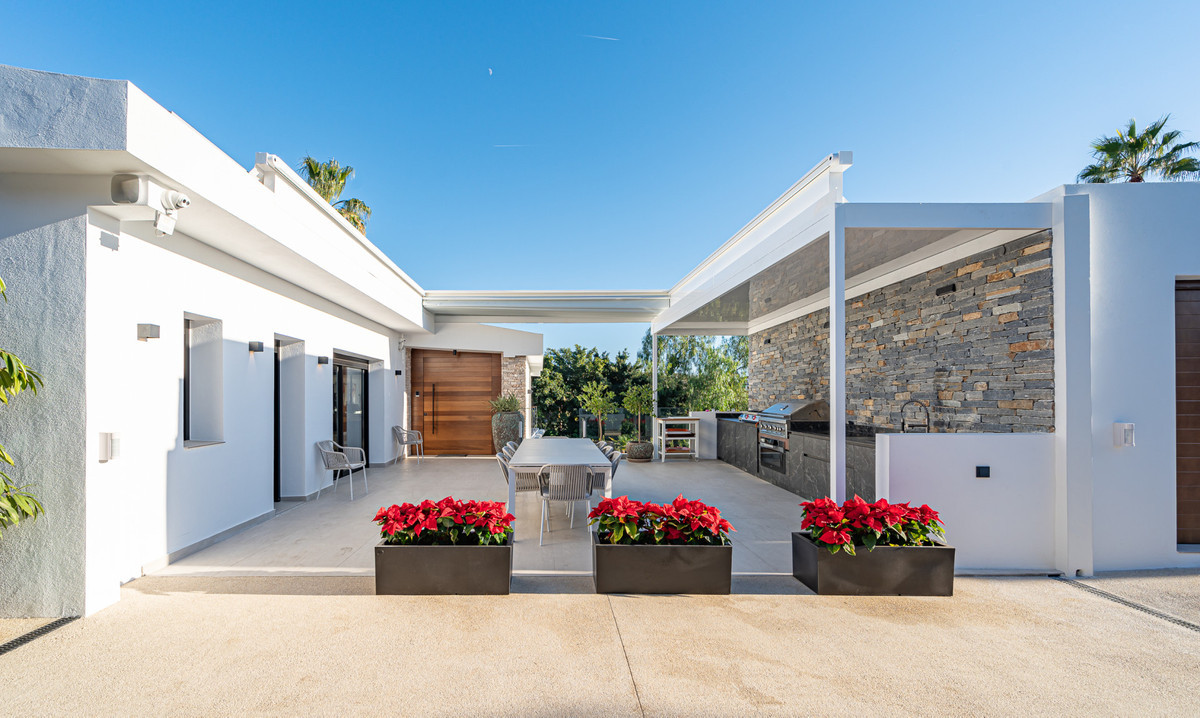 Image 40: detached villa For sale, Marbella, €2,590,000 [HFM-CL10223]