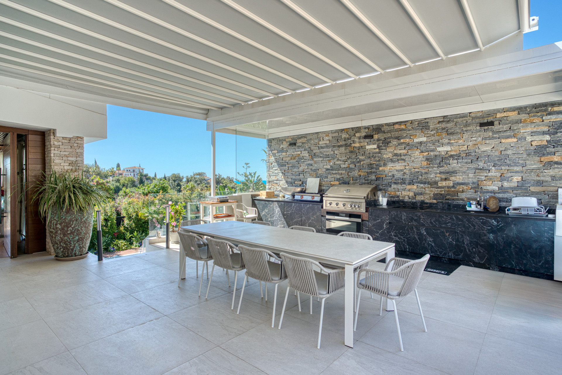 Image 40: detached villa For sale, Marbella, €2,590,000 [HFM-CL10223]