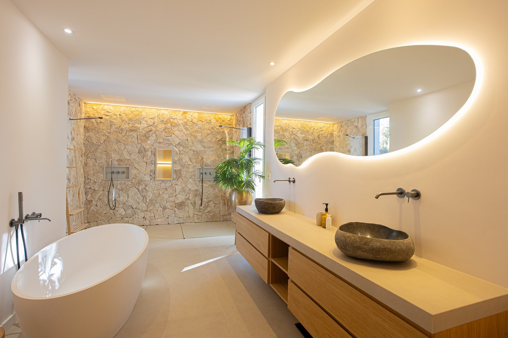 Image 34: detached villa For sale, Estepona, €2,495,000 [HFM-CL10222]