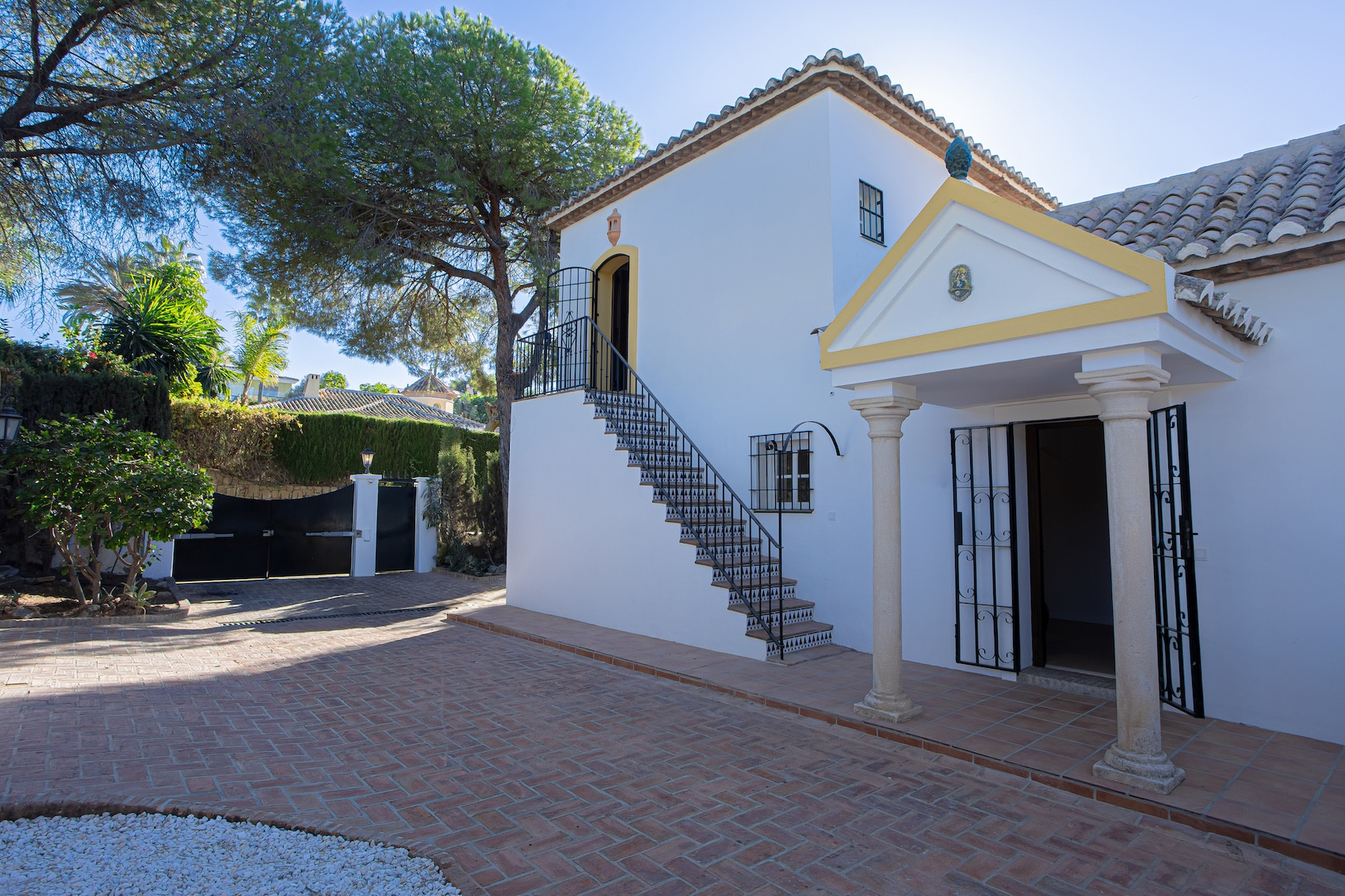 Image 34: detached villa For sale, Estepona, €2,495,000 [HFM-CL10222]