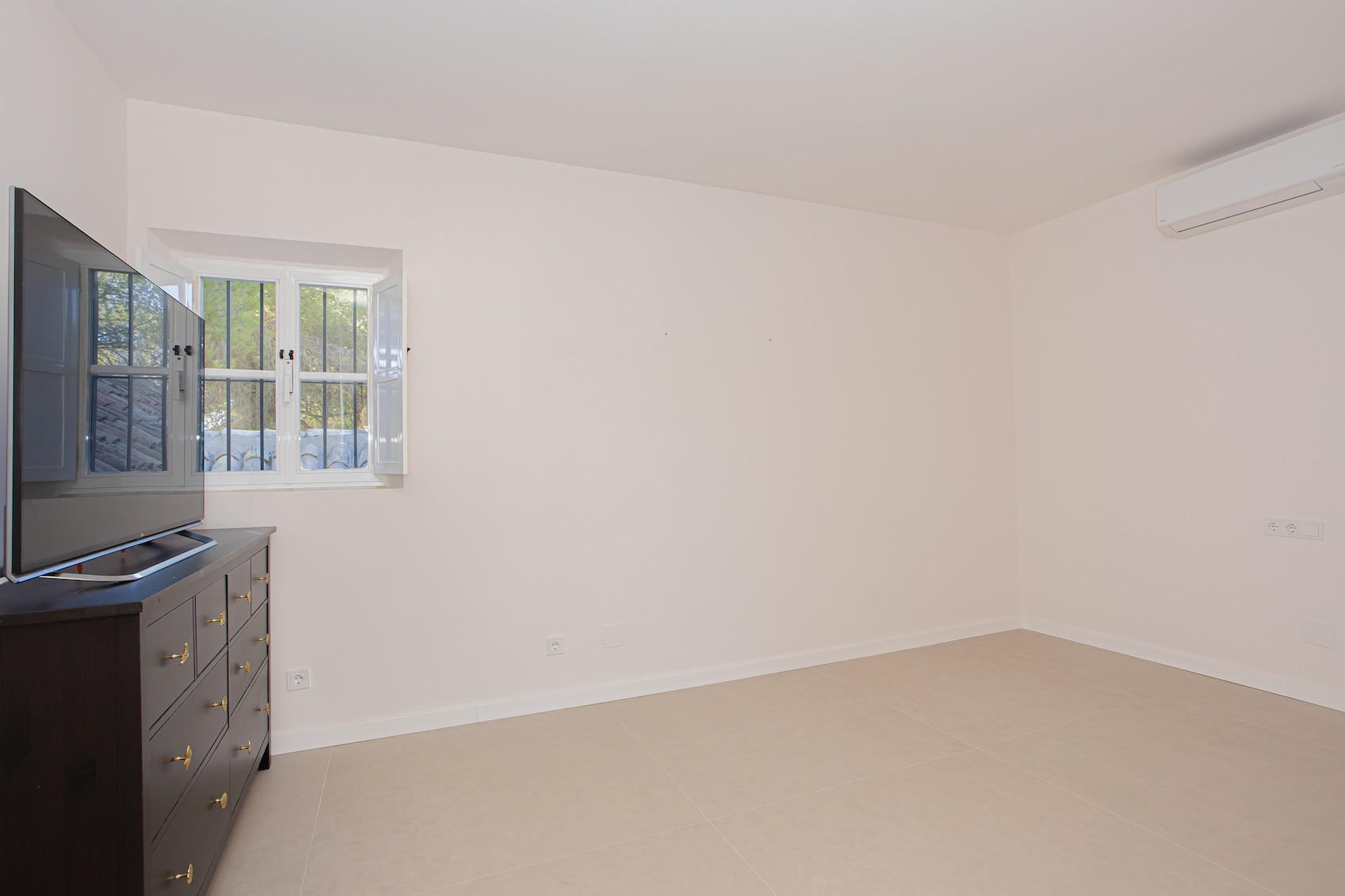 Image 34: detached villa For sale, Estepona, €2,495,000 [HFM-CL10222]