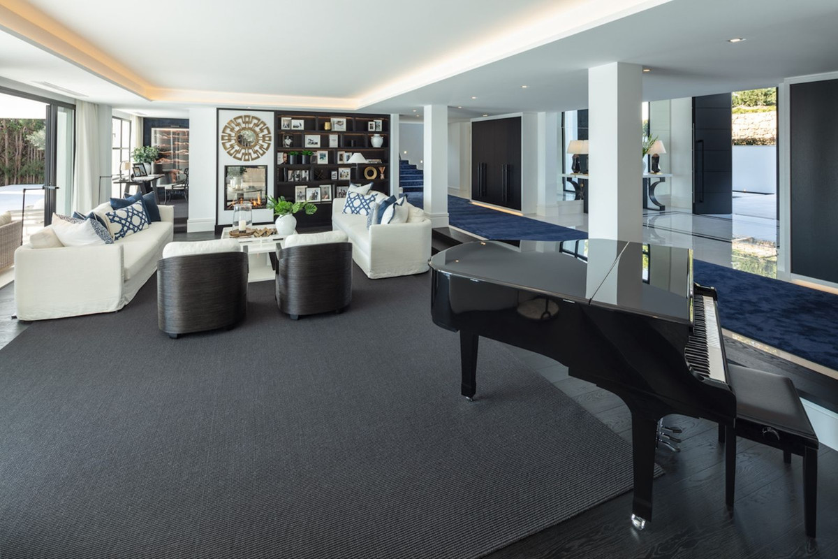 Image 45: detached villa For sale, Nueva Andalucía, €10,950,000 [HFM-C40244]