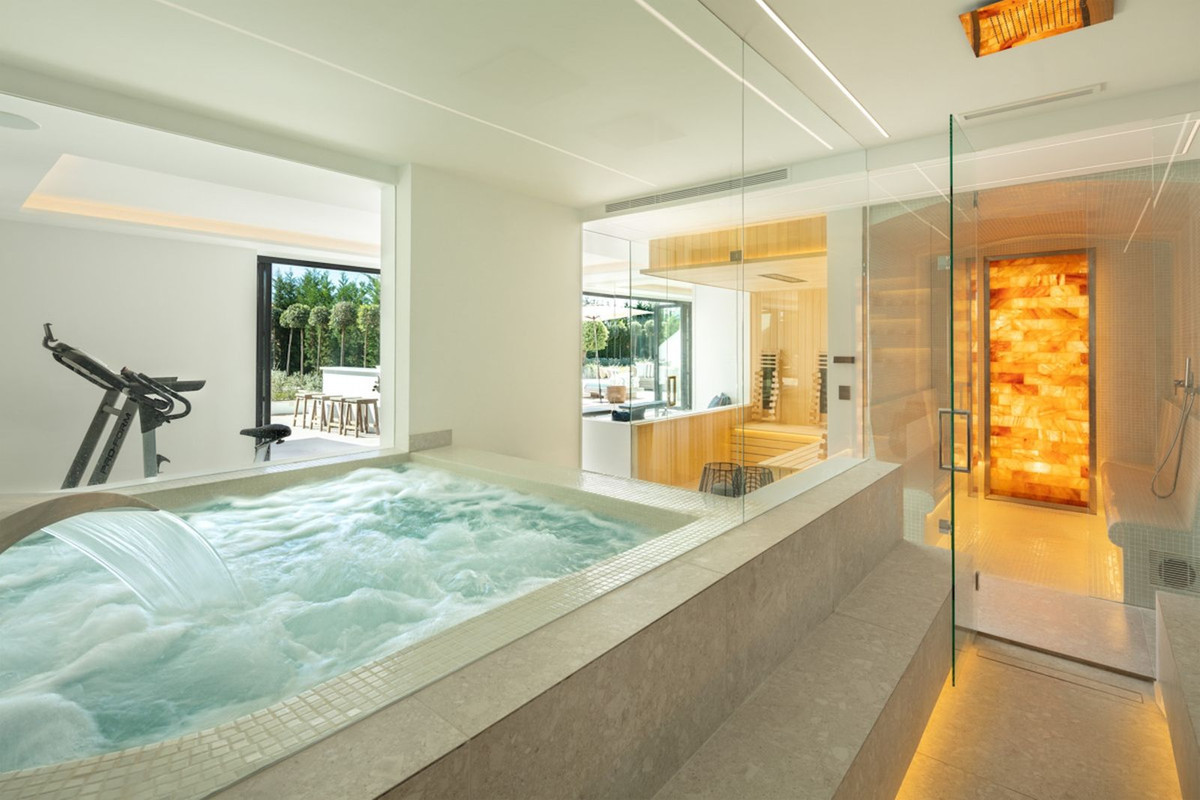 Image 45: detached villa For sale, Nueva Andalucía, €10,950,000 [HFM-C40244]