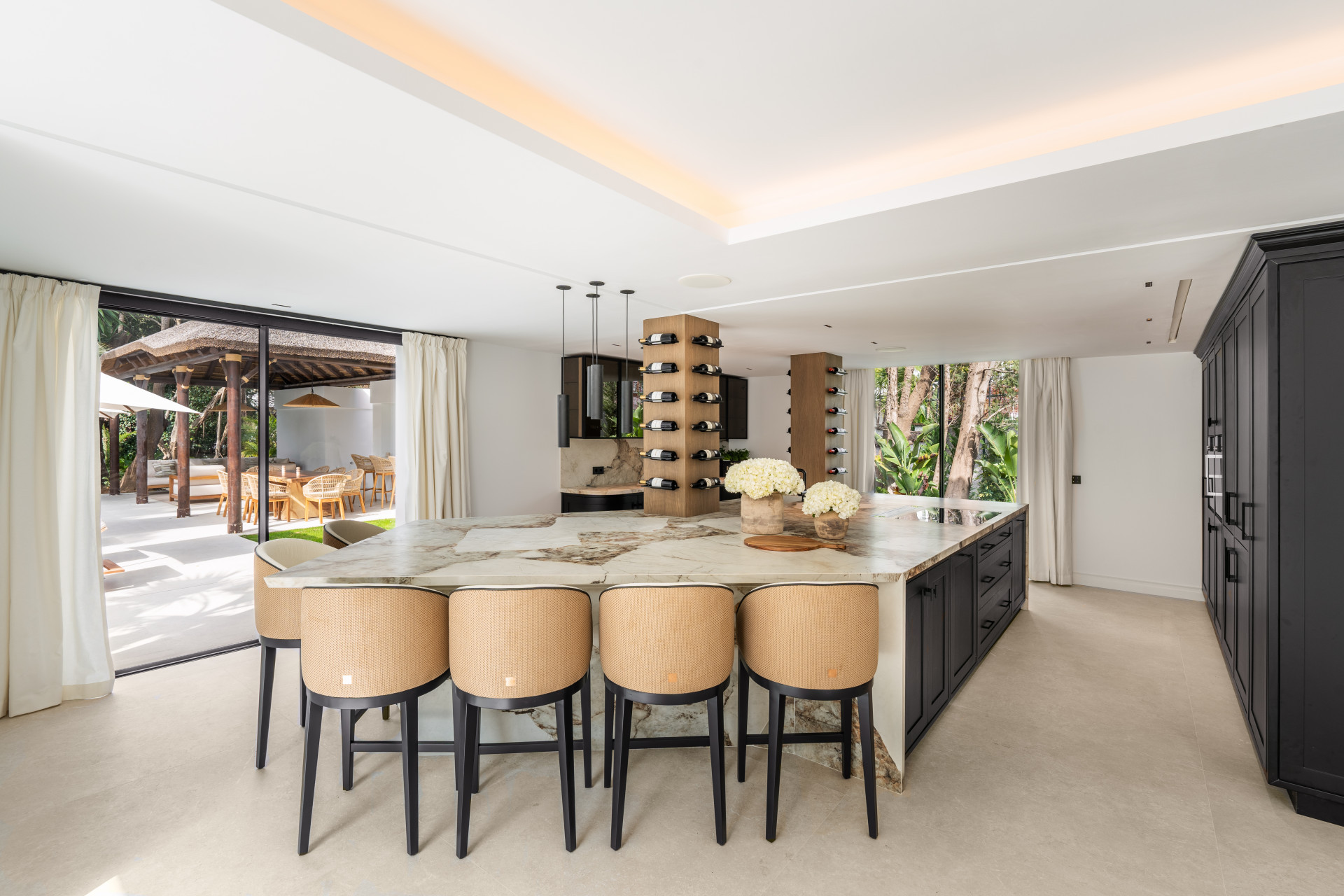 Image 47: detached villa For sale, Nueva Andalucía, €8,300,000 [HFM-C40243]