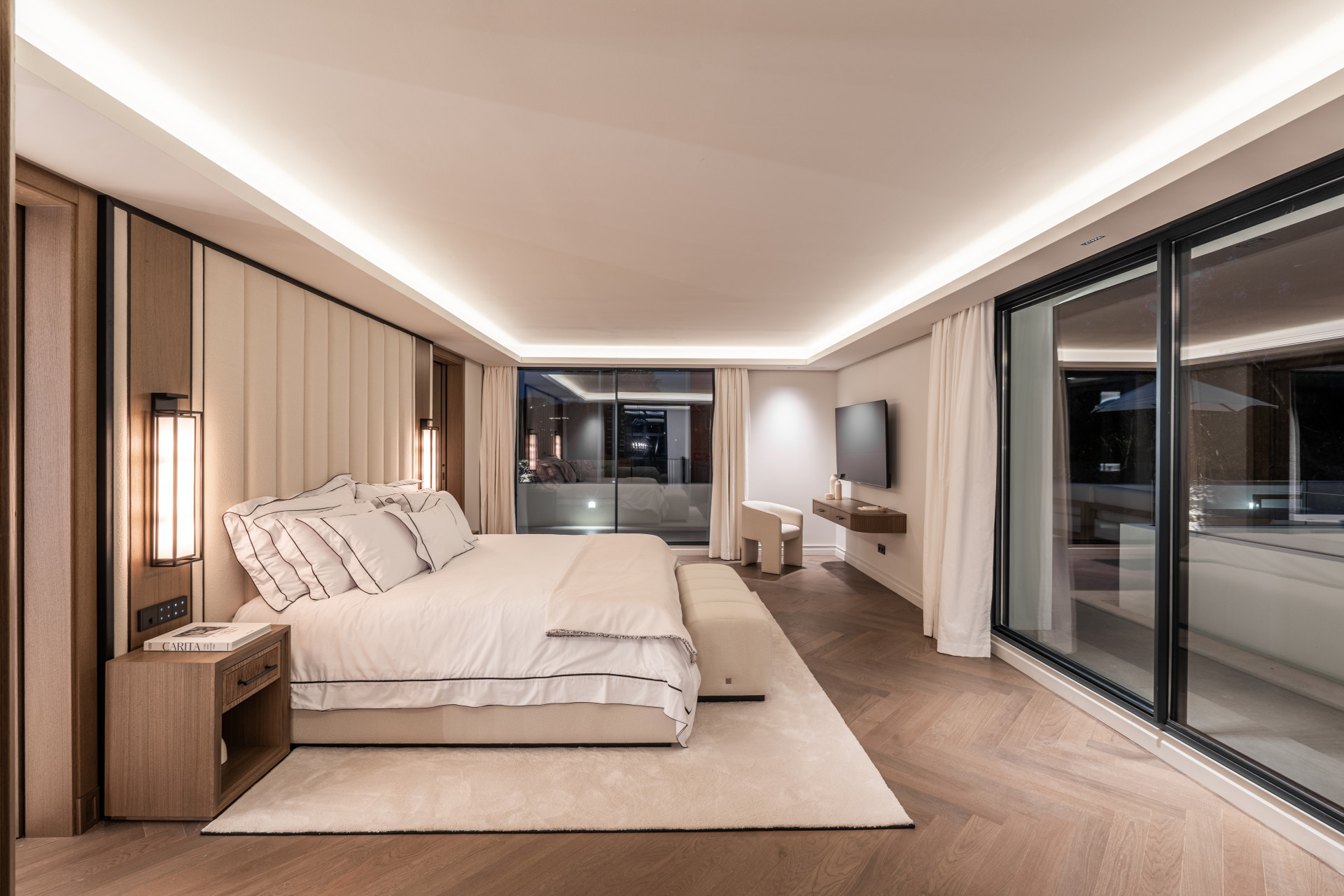 Image 47: detached villa For sale, Nueva Andalucía, €8,300,000 [HFM-C40243]