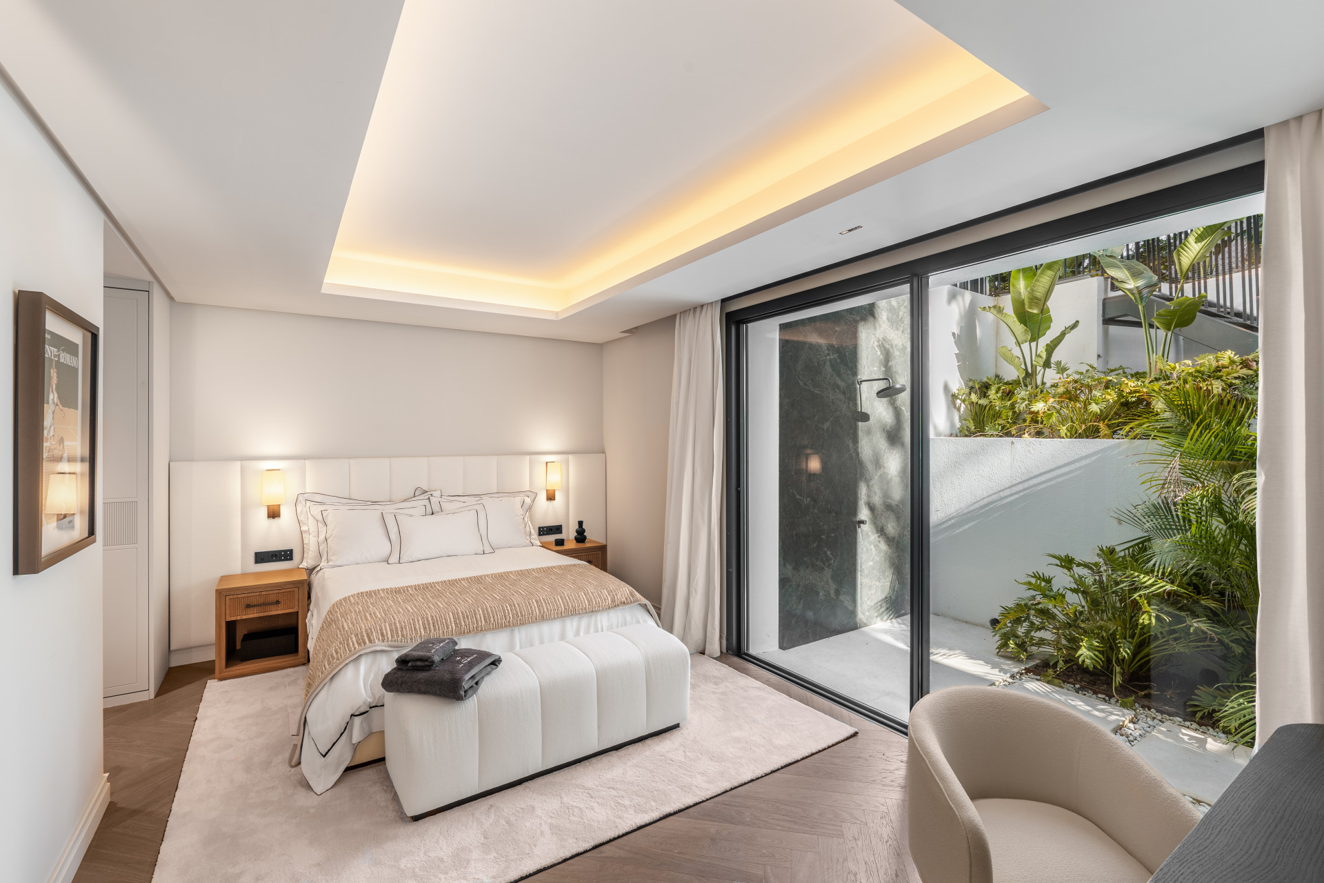 Image 47: detached villa For sale, Nueva Andalucía, €8,300,000 [HFM-C40243]