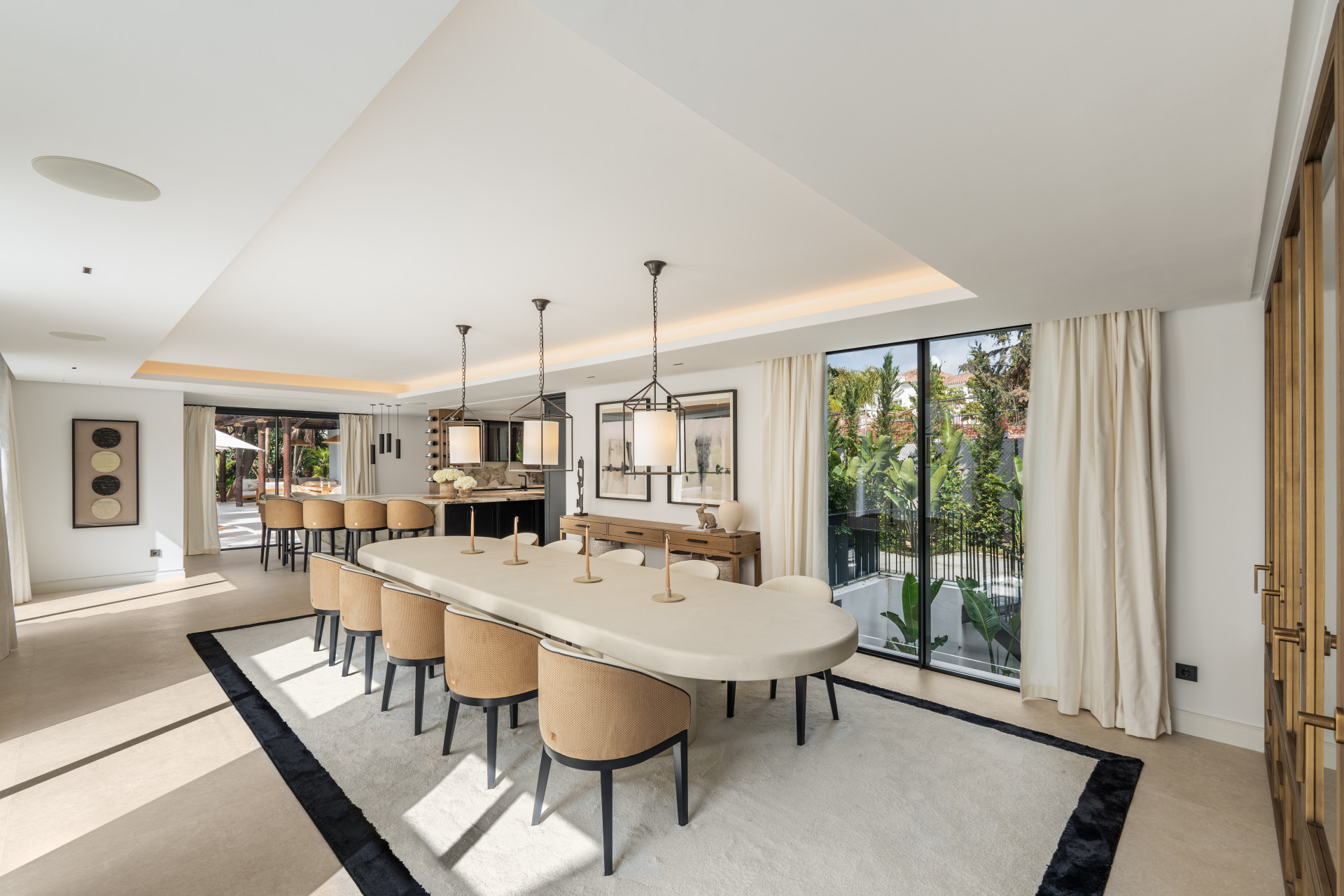 Image 47: detached villa For sale, Nueva Andalucía, €8,300,000 [HFM-C40243]