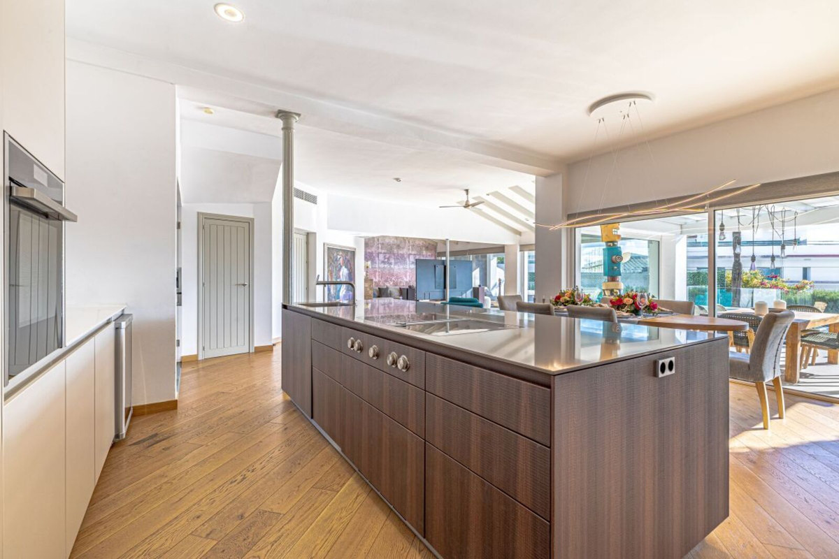 Image 52: detached villa For sale, Marbella, €2,795,000 [HFM-CL10226]