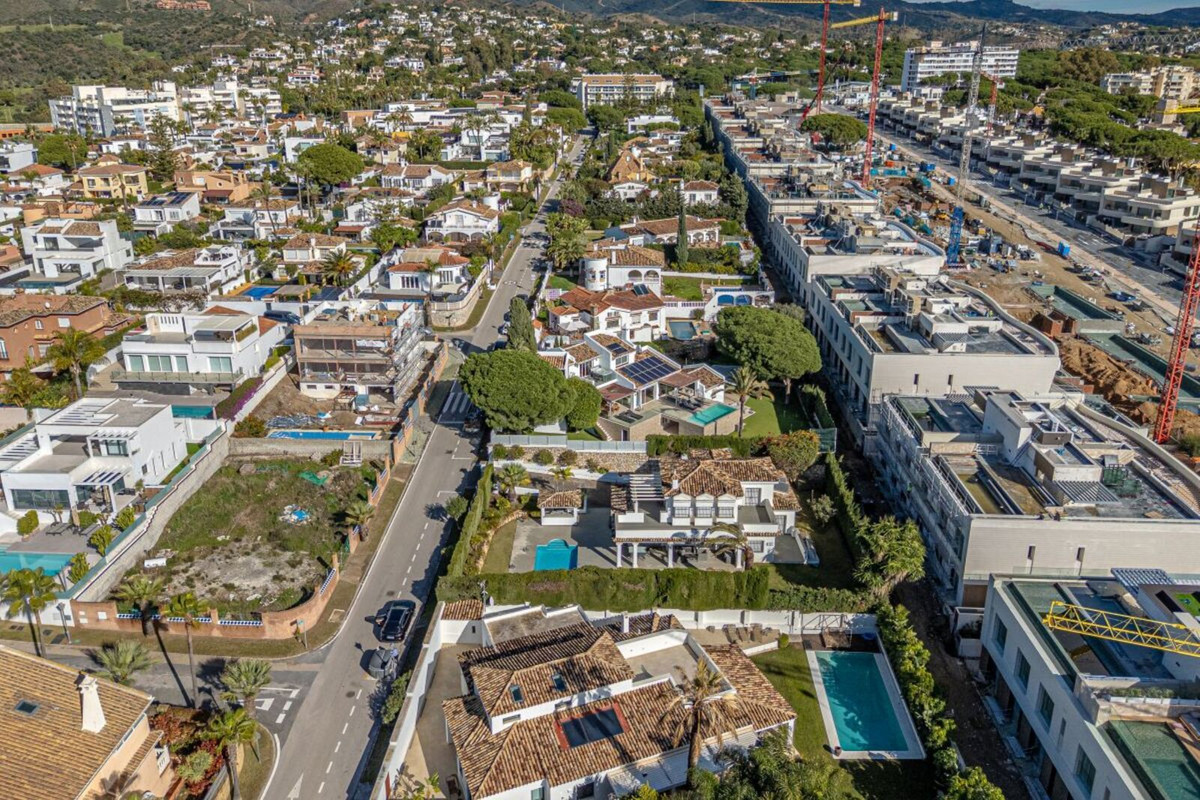 Image 52: detached villa For sale, Marbella, €2,795,000 [HFM-CL10226]