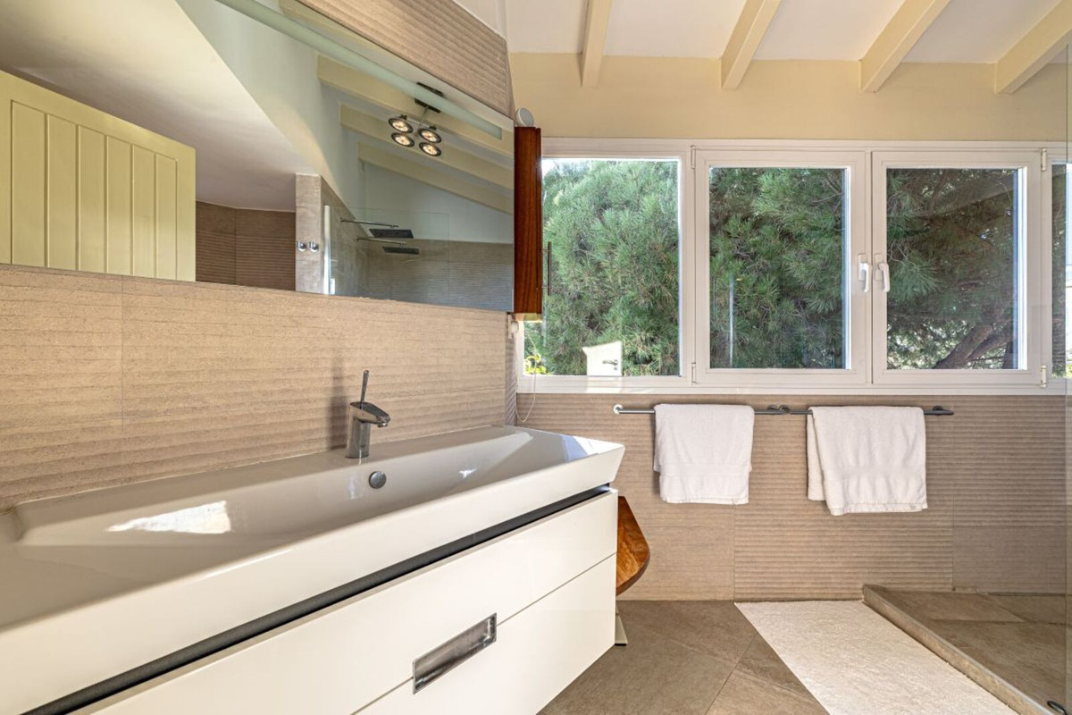 Image 52: detached villa For sale, Marbella, €2,795,000 [HFM-CL10226]