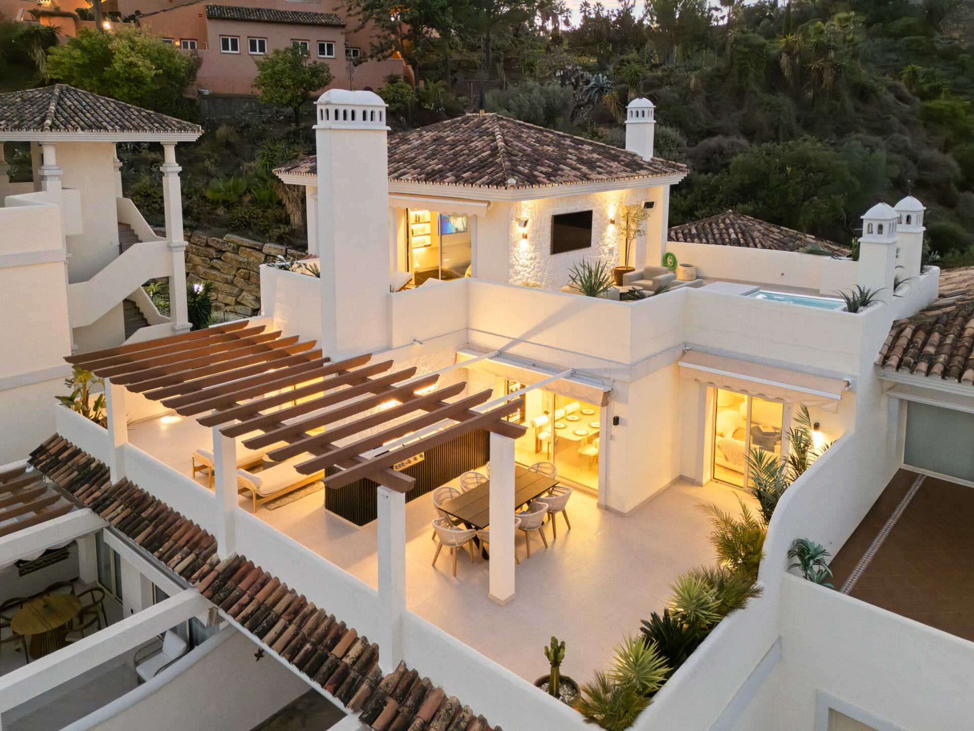 Image {index}: Penthouse Duplex For sale, Nueva Andalucía, €2,750,000 [HFM-C40245]