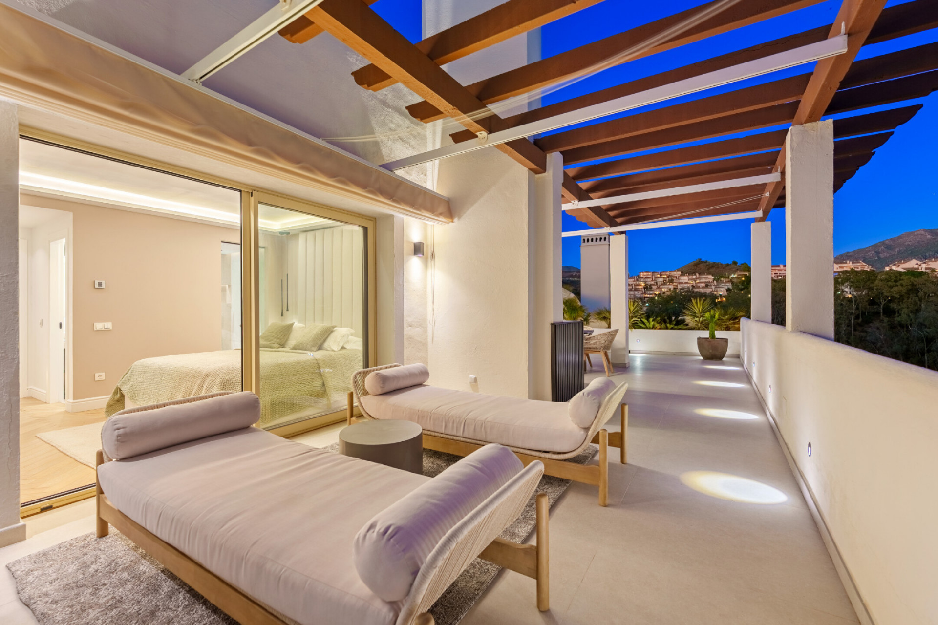 Image {index}: Penthouse Duplex For sale, Nueva Andalucía, €2,750,000 [HFM-C40245]