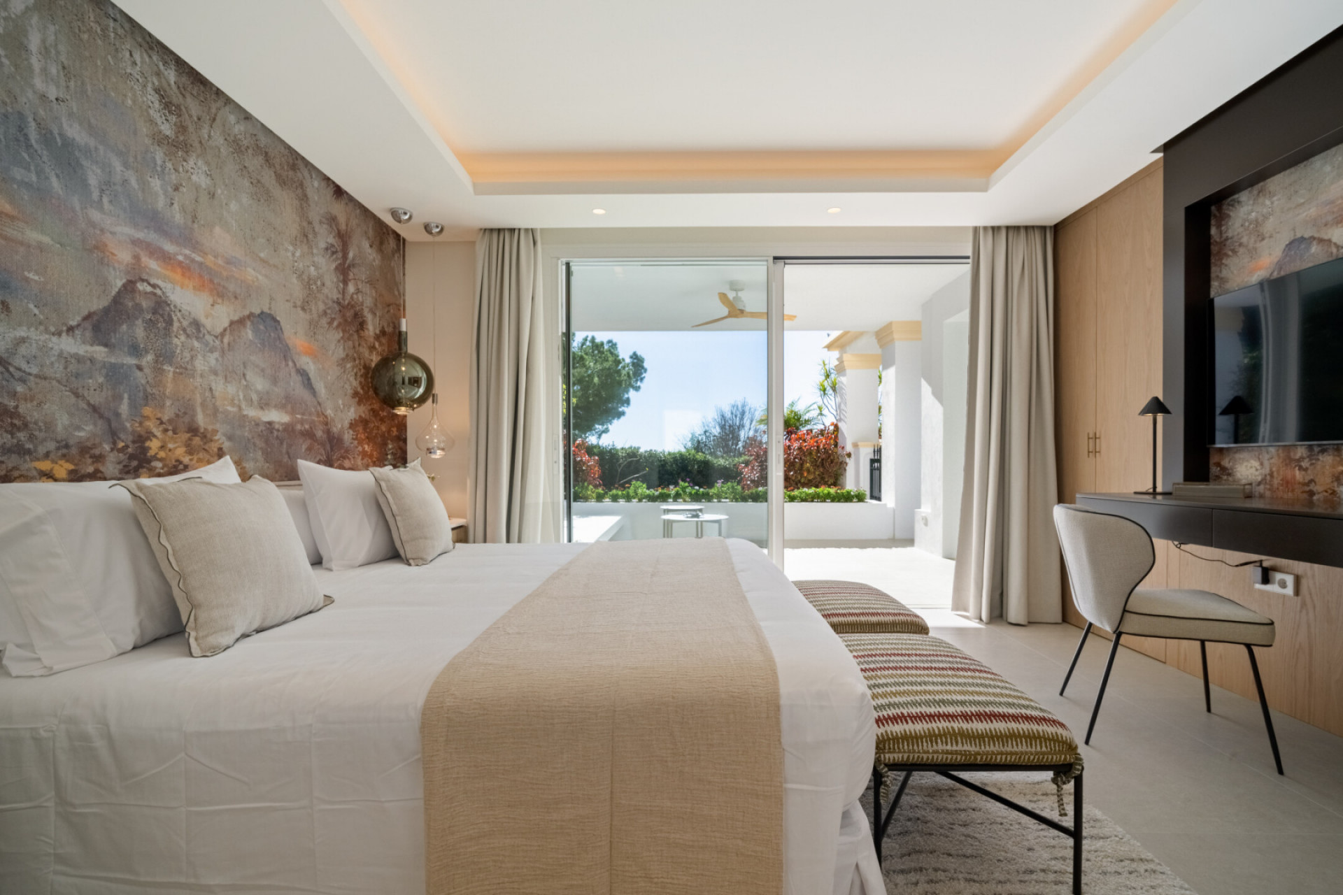 Image {index}: Ground Floor Apartment For sale, The Golden Mile, €2,450,000 [HFM-C40254]