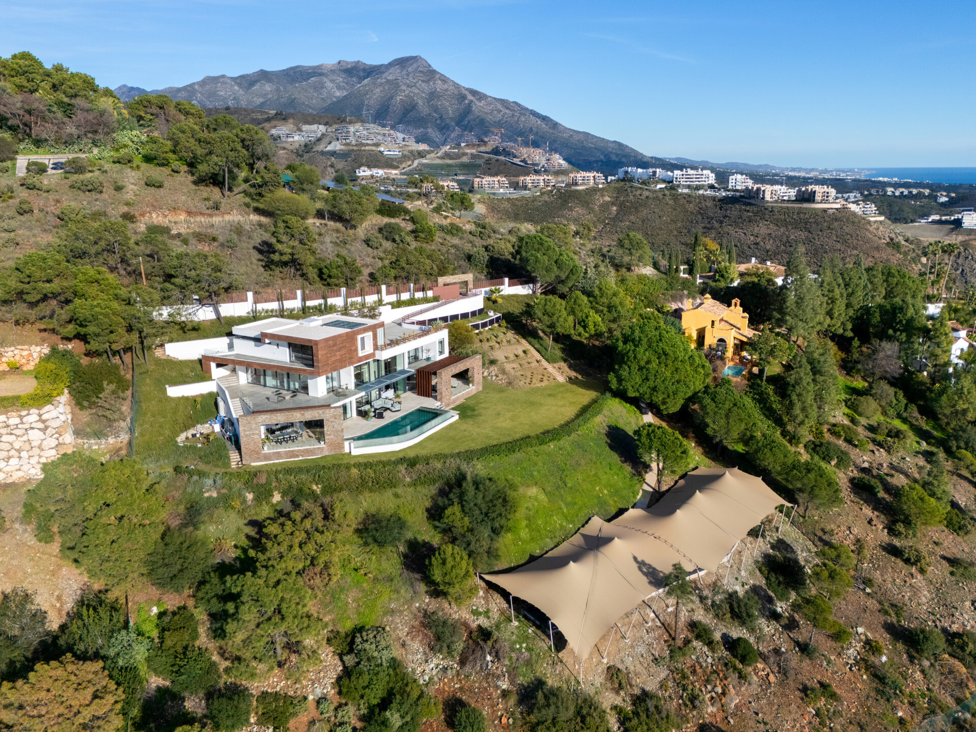 Image {index}: Detached Villa For sale, Benahavís, €8,995,000 [HFM-C40255]