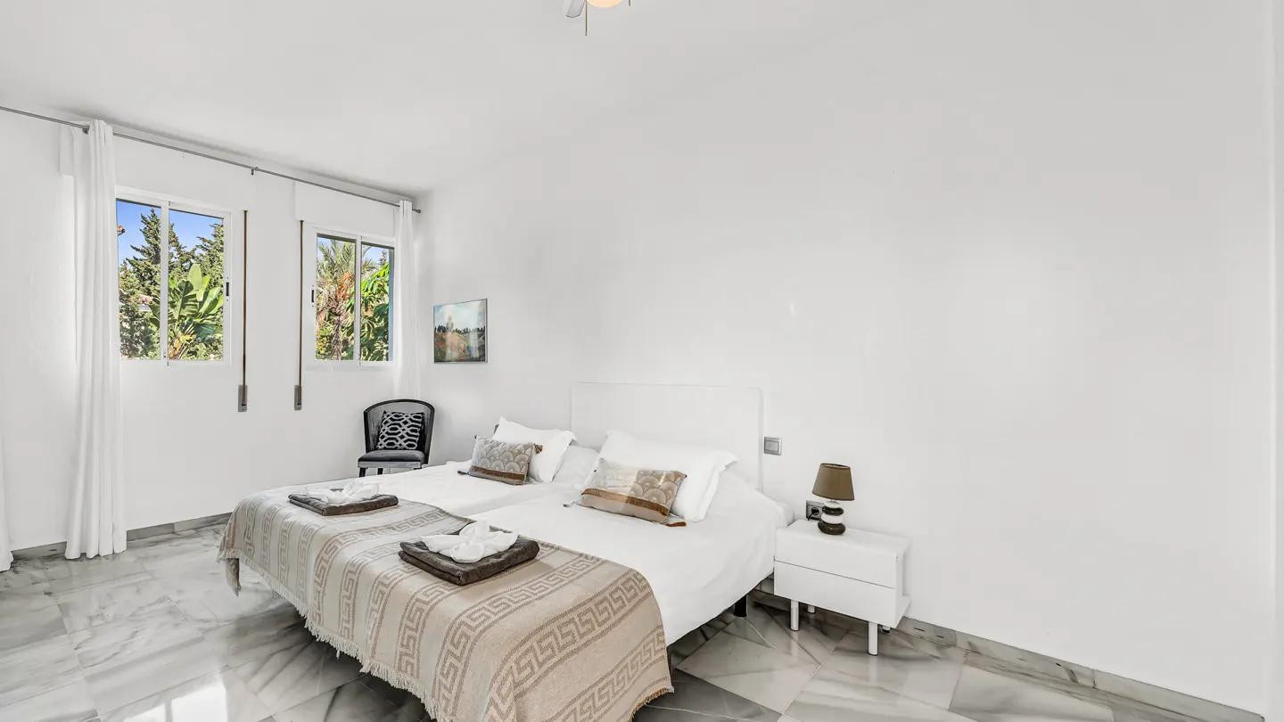 Image {index}: Detached Villa For sale, Nueva Andalucía, €2,250,000 [HFM-CL10242]