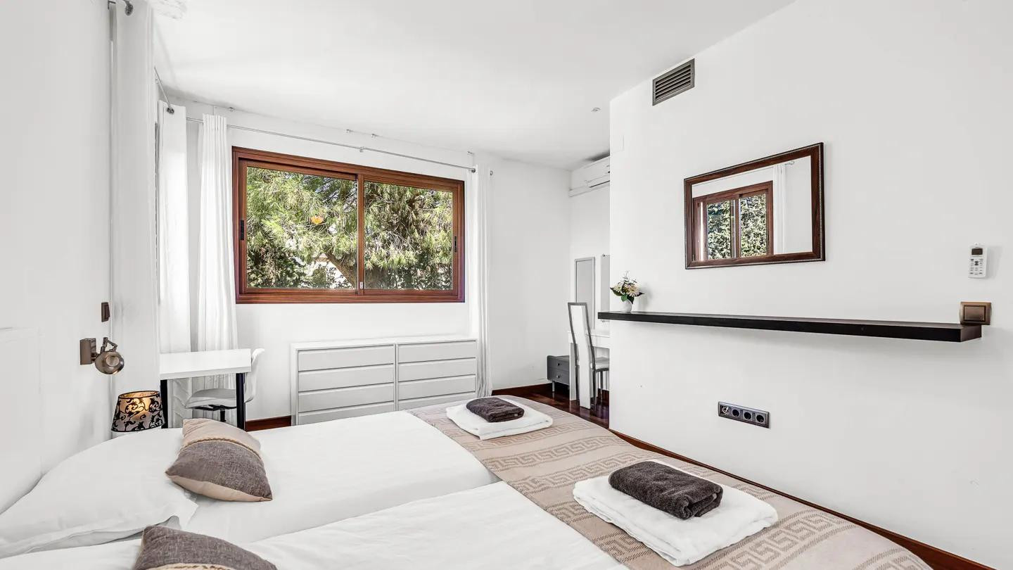 Image {index}: Detached Villa For sale, Nueva Andalucía, €2,250,000 [HFM-CL10242]