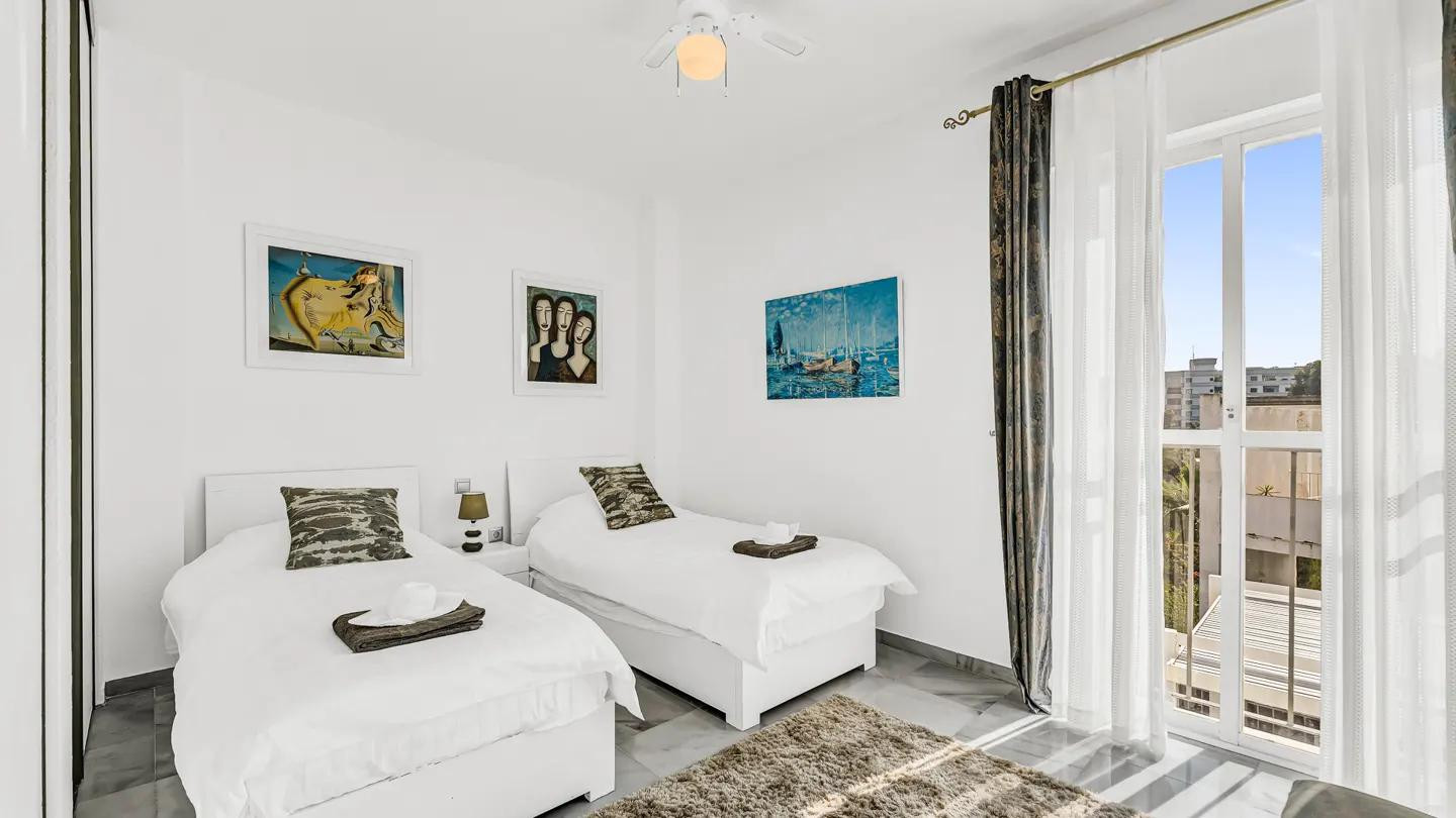 Image {index}: Detached Villa For sale, Nueva Andalucía, €2,250,000 [HFM-CL10242]