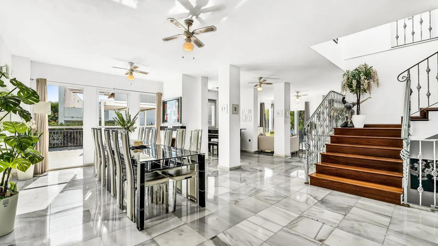 Image {index}: Detached Villa For sale, Nueva Andalucía, €2,250,000 [HFM-CL10242]