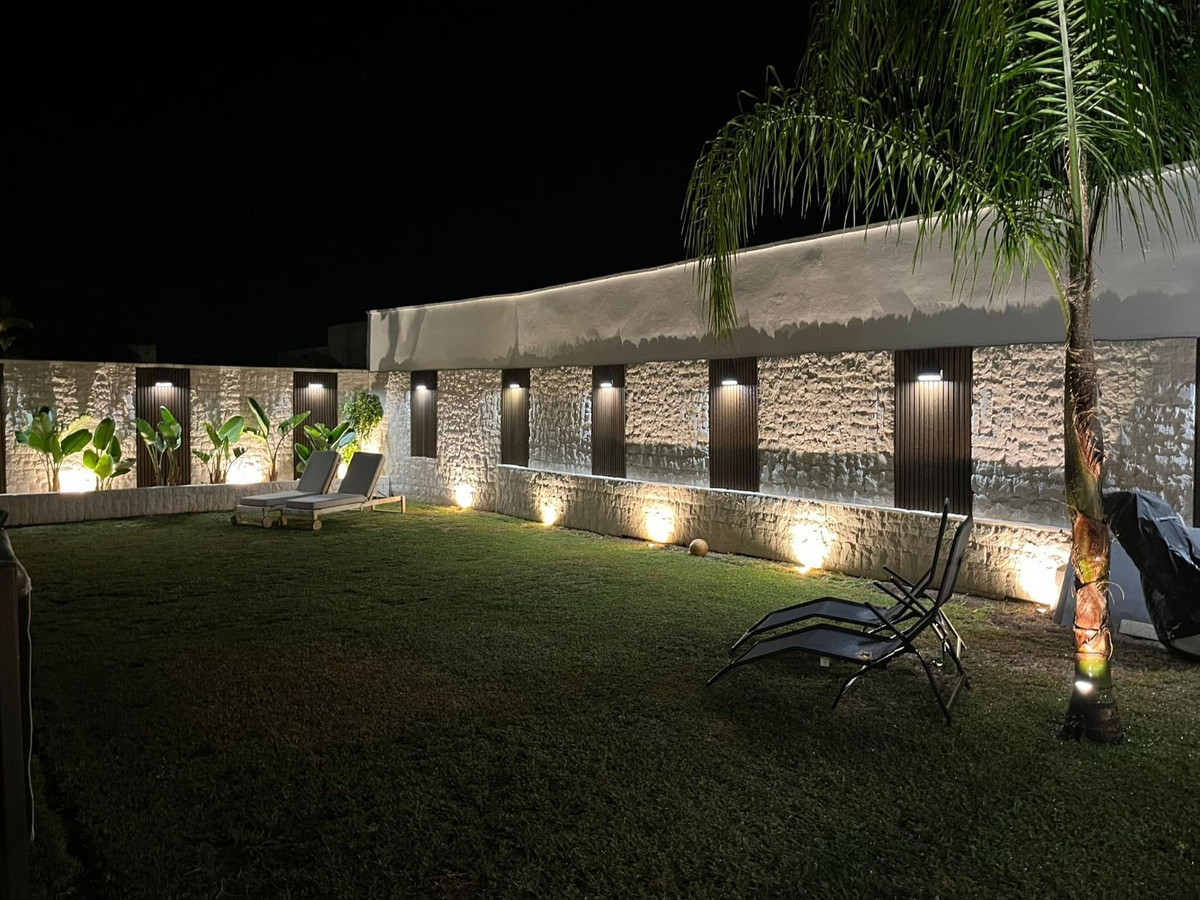 Image {index}: Detached Villa For sale, Estepona, €1,690,000 [HFM-CL10251]