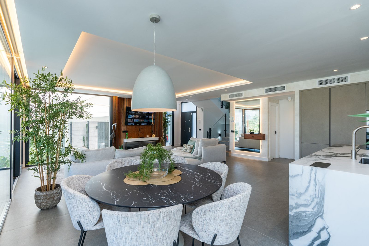 Image {index}: Detached Villa For sale, Mijas Costa, €1,150,000 [HFM-CL10246]