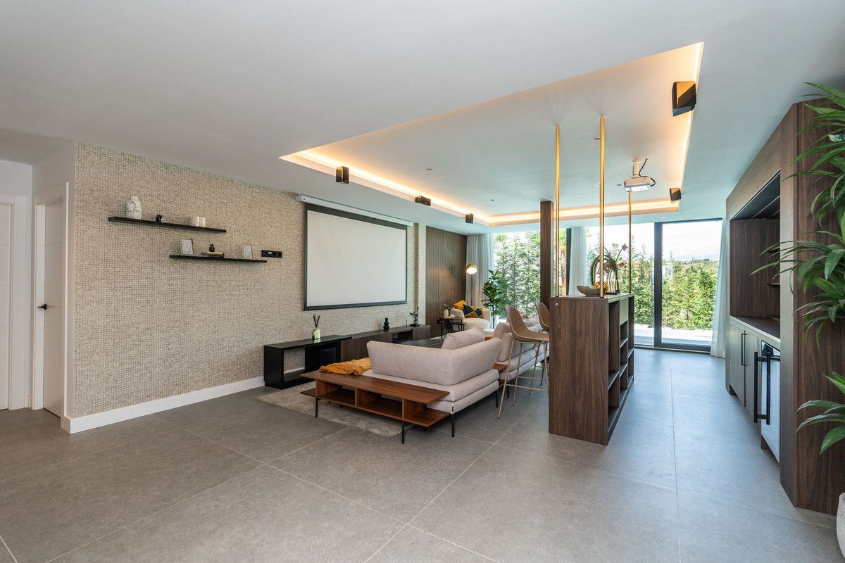 Image {index}: Detached Villa For sale, Mijas Costa, €1,150,000 [HFM-CL10246]