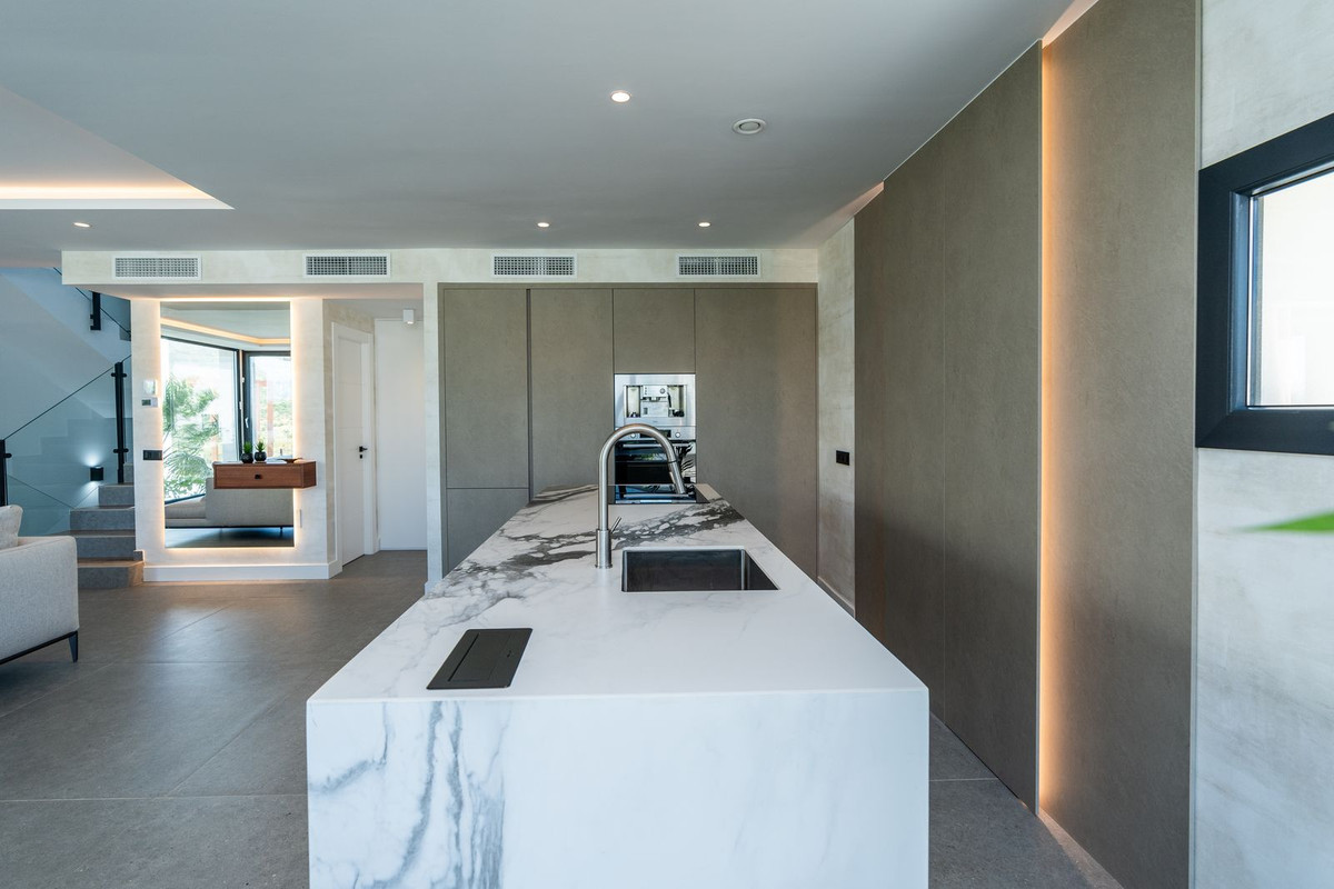 Image {index}: Detached Villa For sale, Mijas Costa, €1,150,000 [HFM-CL10246]