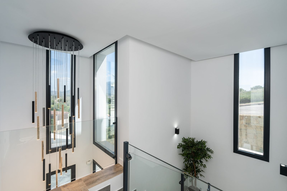 Image {index}: Detached Villa For sale, Mijas Costa, €1,150,000 [HFM-CL10246]