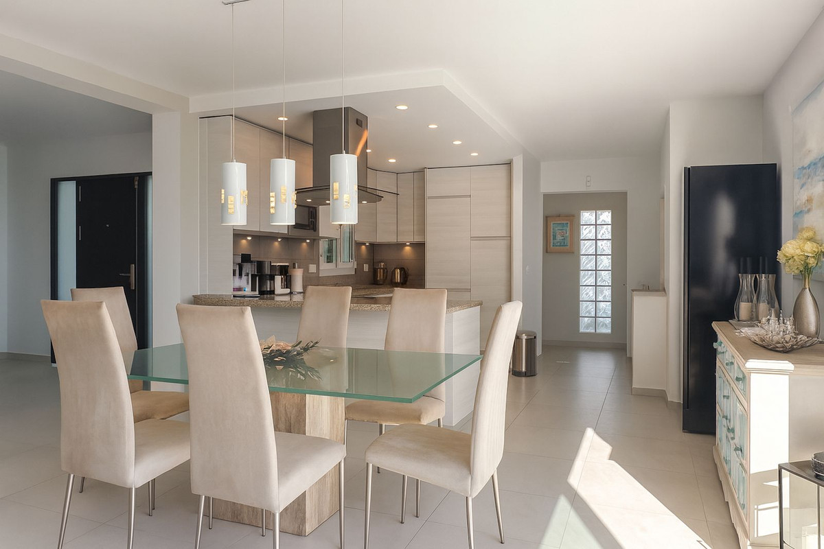 Image {index}: Detached Villa For sale, Mijas Costa, €1,180,000 [HFM-CL10247]