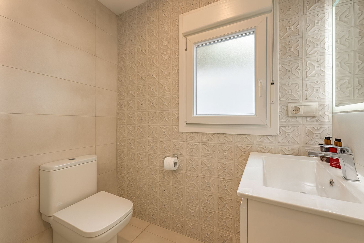 Image {index}: Detached Villa For sale, Mijas Costa, €1,180,000 [HFM-CL10247]