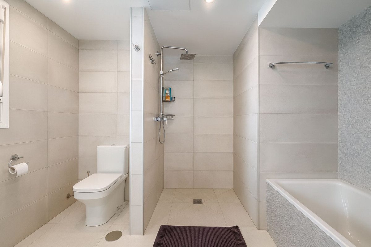 Image {index}: Detached Villa For sale, Mijas Costa, €1,180,000 [HFM-CL10247]