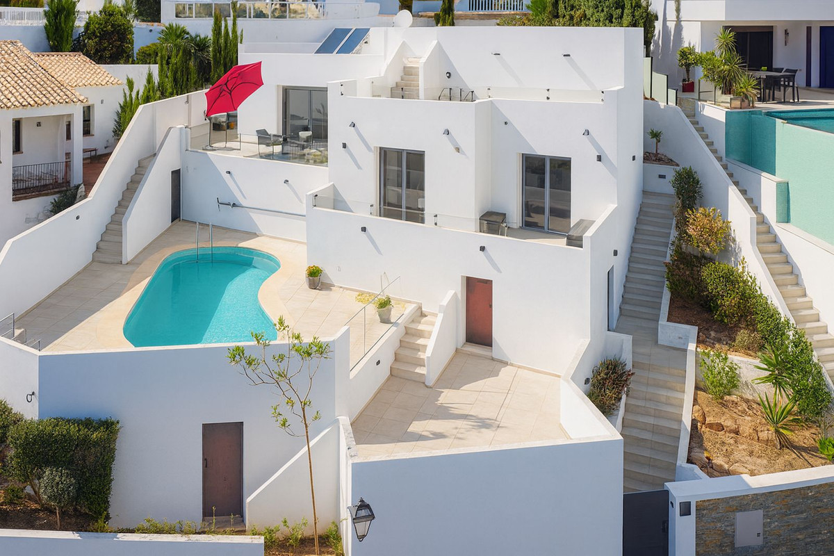 Image {index}: Detached Villa For sale, Mijas Costa, €1,180,000 [HFM-CL10247]