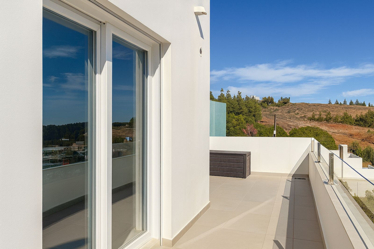 Image {index}: Detached Villa For sale, Mijas Costa, €1,180,000 [HFM-CL10247]